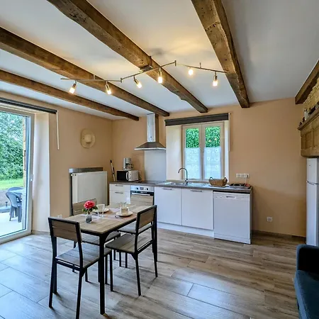 Charmante Avec Terrasse Et Jardin - 2 Renoves - Fr-1-585-133 *