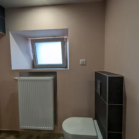 Charmante Avec Terrasse Et Jardin - 2 Renoves - Fr-1-585-133